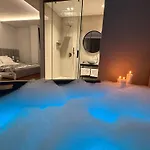Lunarist Luxury Private Jacuzzi 公寓