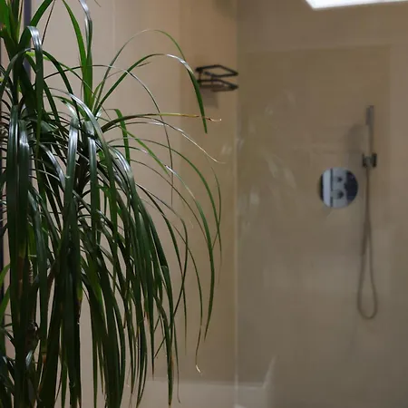 Lunarist Luxury Jacuzzi - Blloku * 地拉那