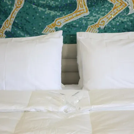 Lunarist Luxury Jacuzzi - Blloku Apartmán Tirana