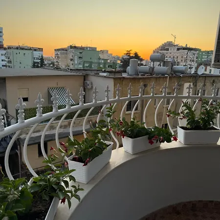 Lunarist Luxury Jacuzzi - Blloku Apartmán Tirana