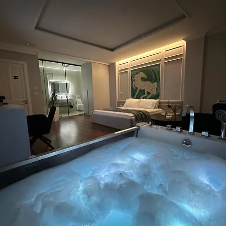 Lunarist Luxury Suites - Jacuzzi&Top Tirana Location Τίρανα
