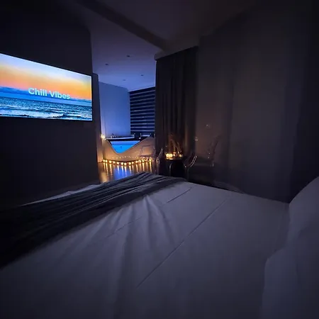 Apartmán Lunarist Luxury Jacuzzi - Blloku Tirana