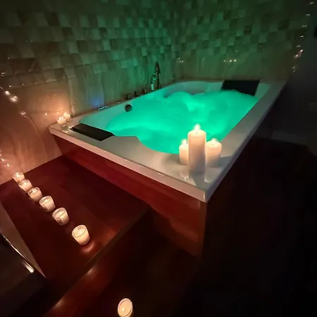 Lunarist Luxury Jacuzzi - Blloku * 地拉那