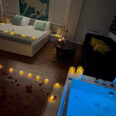 公寓 Lunarist Luxury Jacuzzi - Blloku 地拉那