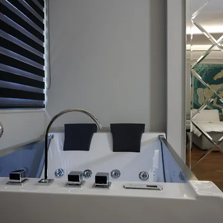 Lunarist Luxury Private Jacuzzi Blloku דירה *