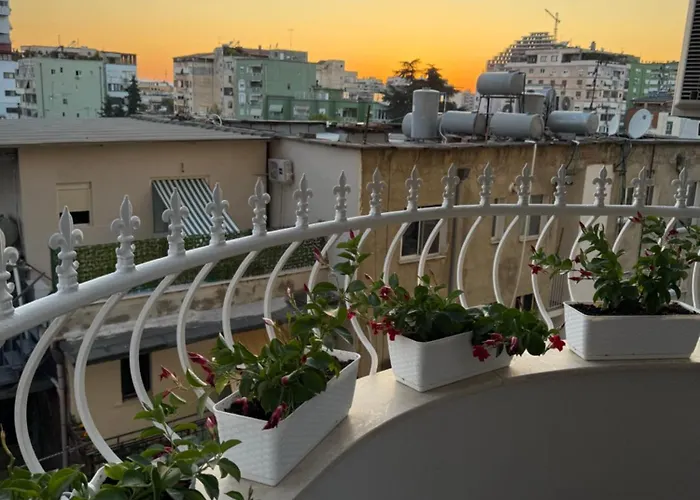 Lunarist Luxury Jacuzzi Blloku Lägenhet Tirana