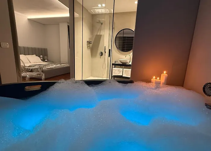 Lunarist Luxury Jacuzzi Blloku Lägenhet