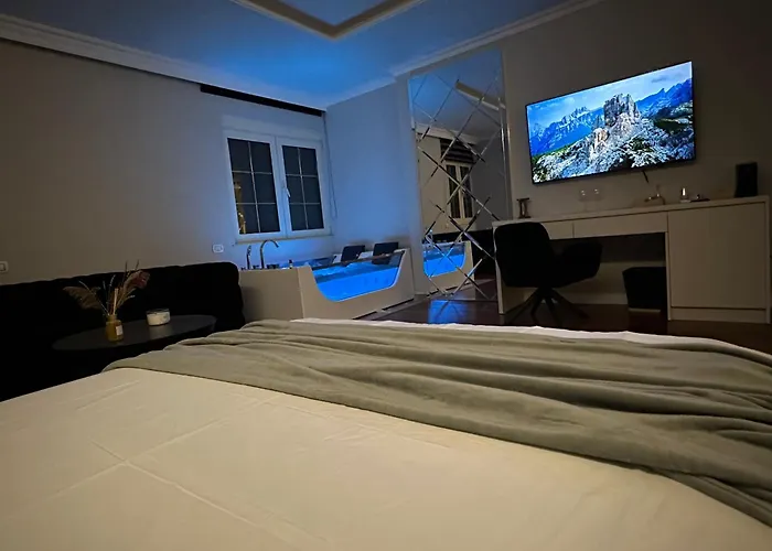 Lägenhet Lunarist Luxury Jacuzzi Blloku *