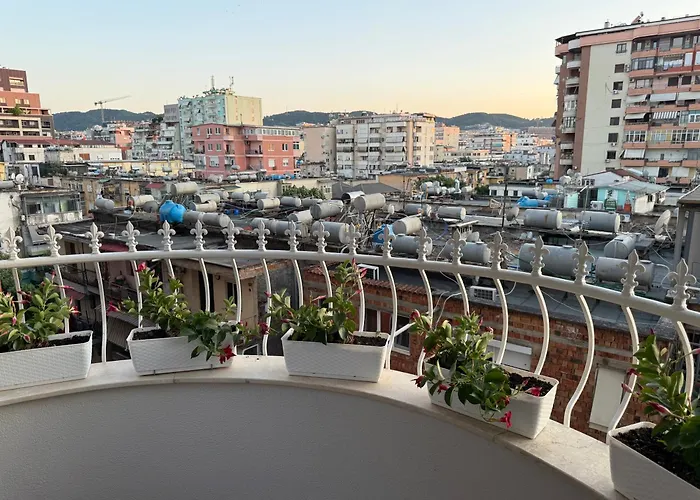 Lunarist Luxury Jacuzzi Blloku Tirana