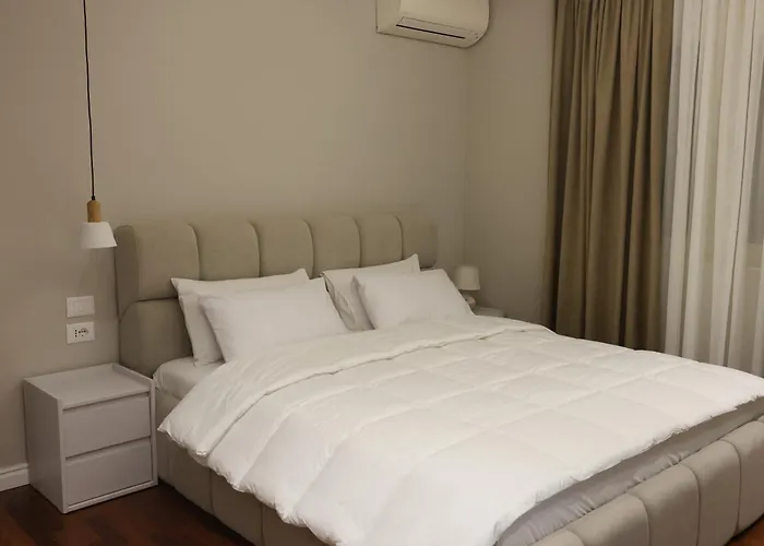 Lunarist Luxury Private Jacuzzi Blloku Apartment Tirana