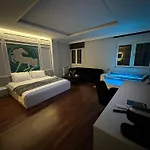 Lunarist Luxury Private Jacuzzi *