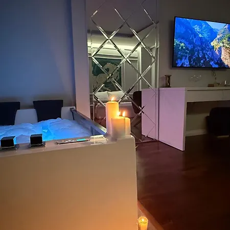 Lunarist Luxury Private Jacuzzi * ティラナ