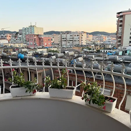 Lunarist Luxury Jacuzzi - Blloku Tirana