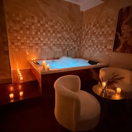 Apartment Lunarist Luxury Suites - Jacuzzi&Top Tirana Location