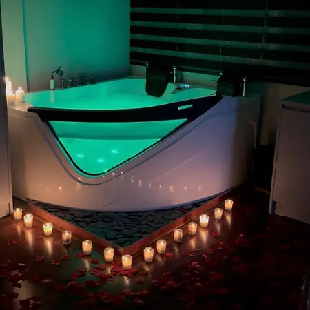 Lunarist Luxury Private Jacuzzi Tirana