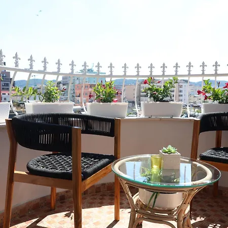 Lunarist Luxury Suites - Jacuzzi&Top Tirana Location Apartment *