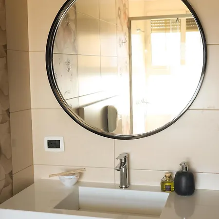 Lunarist Luxury Suites - Jacuzzi&Top Tirana Location *