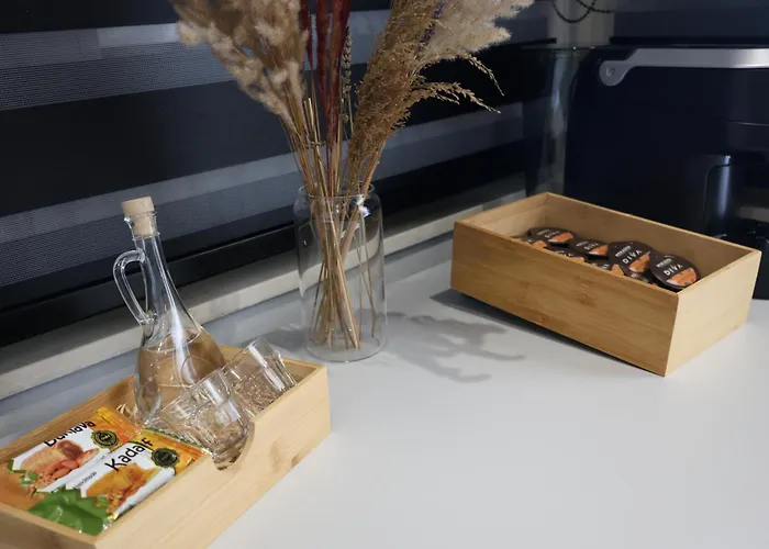 Lunarist Luxury Private Jacuzzi Suites Blloku Tirana *