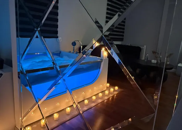 Lunarist Luxury Private Jacuzzi Blloku * Tirana
