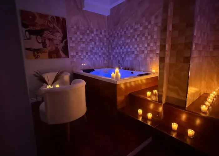 Lunarist Luxury Private Jacuzzi Suites Blloku Tirana