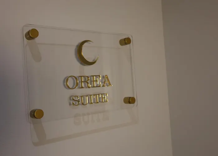 Lunarist Luxury Private Jacuzzi Suites Blloku Tirana *