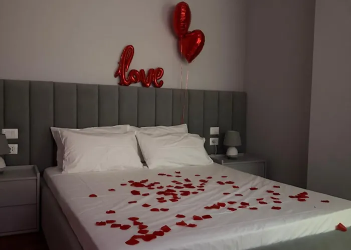 Daire Lunarist Luxury Private Jacuzzi Blloku Tiran