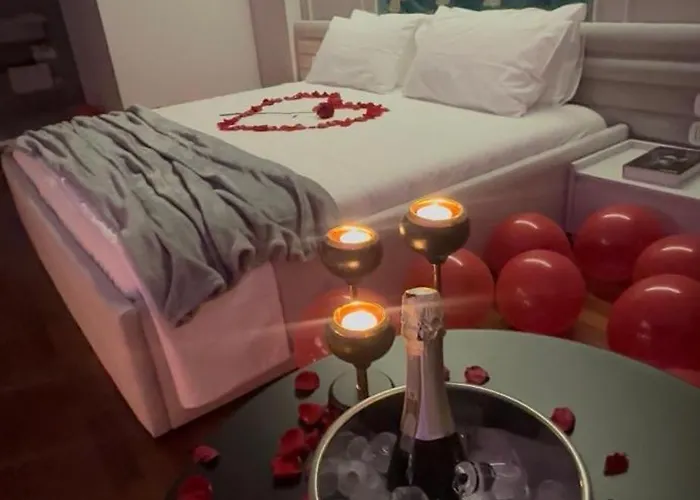 Lunarist Luxury Private Jacuzzi Suites Blloku Tirana Apartman *