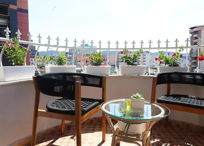 Lunarist Luxury Private Jacuzzi Blloku Tirana