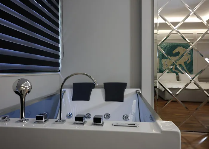 Lunarist Luxury Private Jacuzzi Blloku Apartmán *