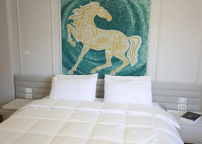 Lunarist Luxury Private Jacuzzi Blloku Tirana